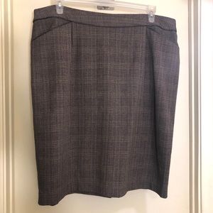 🌼3/$25 Plaid Brown Dressbarn Pencil Skirt